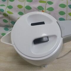 電気ポット tescom tke200 温度調整　0.8lの画像