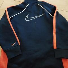 ナイキパーカー110cmの画像