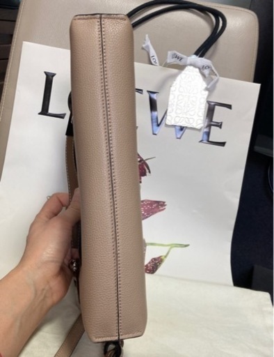 LOEWE ロエベ ミッシー スモール グレージュの通販はau PAY マーケット