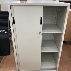 【在庫2点】書庫 PLUS J01FA331 SP-110 本棚 収納棚 鍵2個付き 事務用品 幅70cm 各14,800円 参考価格37,900円🚚自社配送時💳代引き可🚚(現金、クレジット、スマホ決済対応)の画像