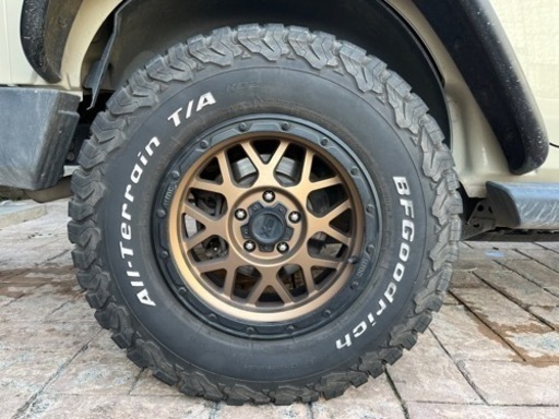 ジープJKラングラー用17インチタイヤホイール4本セット