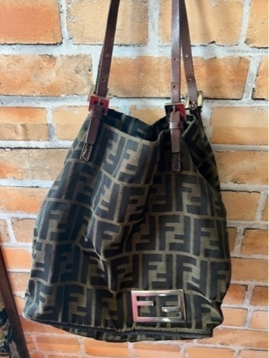 FENDI､ゴールド金具付き