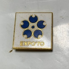 昭和レトロ　EXPO70 大阪万博 青色 桜花柄のロゴマーク 七宝焼の記念章 1970年　バッチ の画像