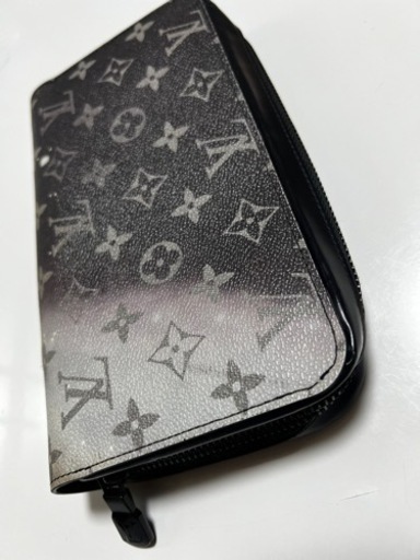 VUITTON財布