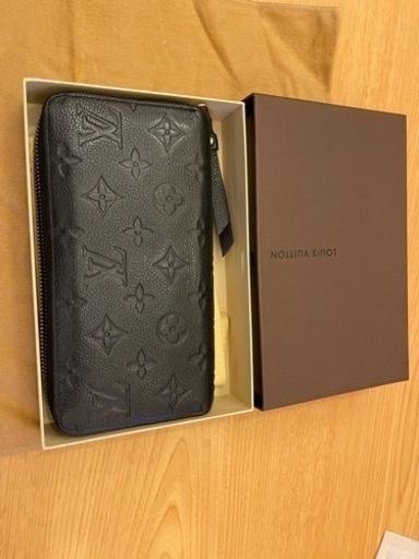 ルイヴィトン アンプラント ジッピーウォレット