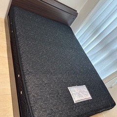 ダブルベッド マットレス付き