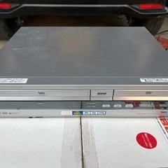  3つのメディア＜VHS・HDD・DVD＞の双方向マルチダビング...