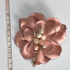 コサージュ　ブローチ　ピンク色お花の画像