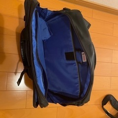 使い古したビジネスバッグの画像