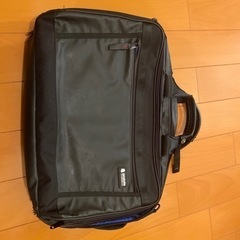 使い古したビジネスバッグ