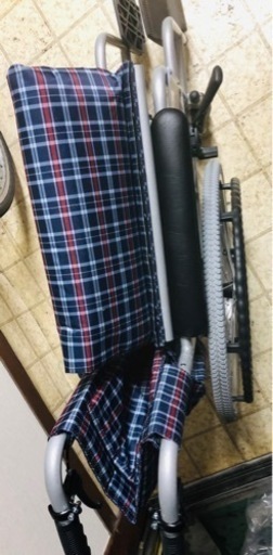 《SOUL'd OUT》【新品未使用】自走＆介助式兼用車いす 背折れ