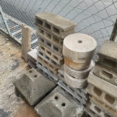 無料　ブロック　コンクリート　大量　レンガの画像
