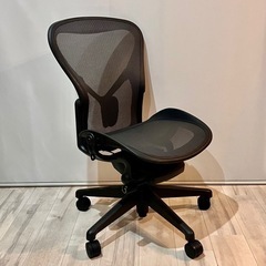 アーロンチェア リマスタード サイズB アームレス①の画像