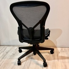 アーロンチェア リマスタード サイズB アームレス①の画像