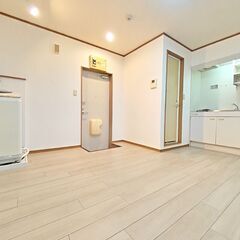 追浜駅徒歩7分！即入居可！洗濯機、冷蔵庫付き！商店街至近！内廊下...