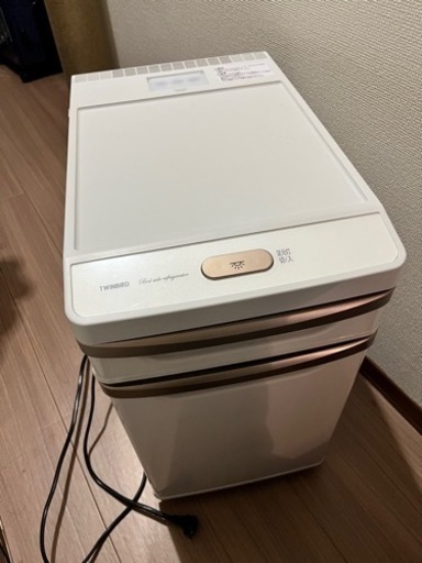 取引中【美品】寝室用ミニ冷蔵庫〜充電もできるよ〜