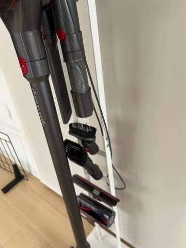 Dyson V8 Fluffy+  ダイソン　コードレスクリーナー　掃除機