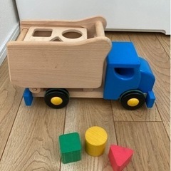 木製玩具　車　型落としの画像