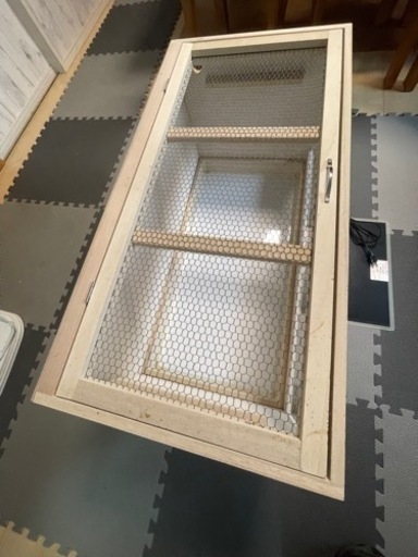爬虫類木製ケージ 天井開閉