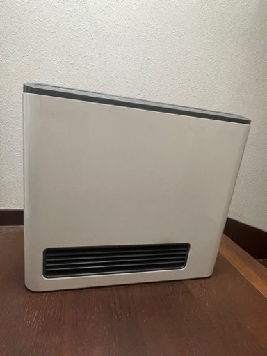 暖かいガスファンヒーター　5mホース付き