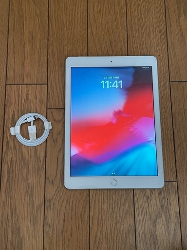 Apple iPad 第5世代 Wi-Fi+Cellular 32GB MP1L2J/A タブレット シルバー