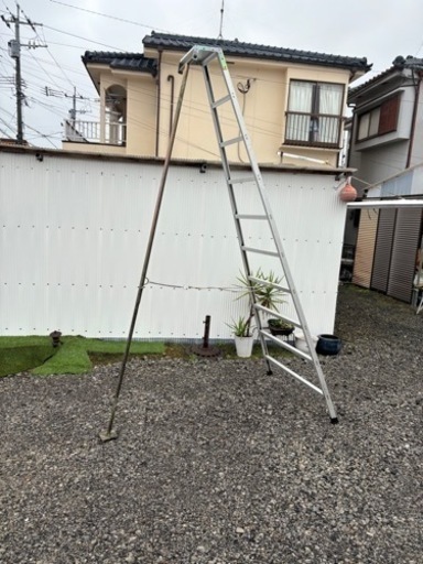 取引中　アルミ剪定用脚立