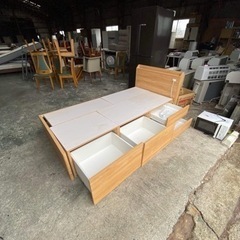 シングルベッドとマットレスセット?配達可能