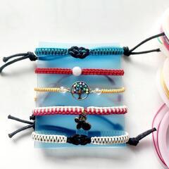 ミサンガ　ブレスレット　アンクレット　ハンドメイド