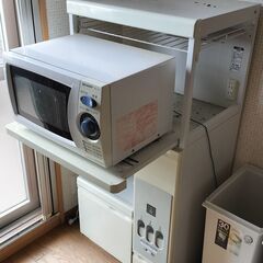 【受付3月18日まで】無料！レンジボード　レンジ台　米びつ付の画像