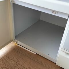 【受付3月18日まで】無料！レンジボード　レンジ台　米びつ付の画像