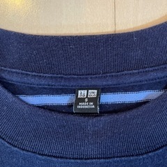 【値下】ユニクロ　トレーナー　紺色縞模様の画像