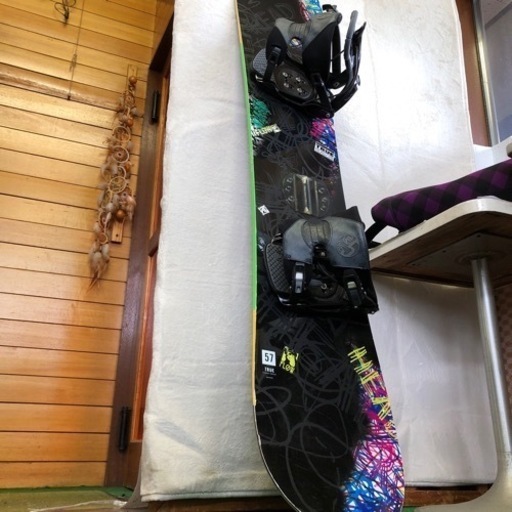 スノーボード板 FLOW TRUE FLOCKASERIES 57 THE5 HEAD /SB ソフトカバー付き ウィンタースポーツ ブラック 紫