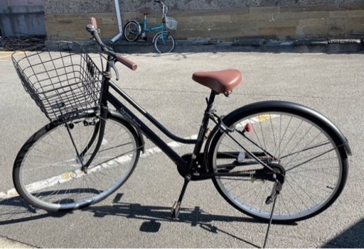 1年前購入　ギア無　鍵付き　27インチ   新品空気入れ付き