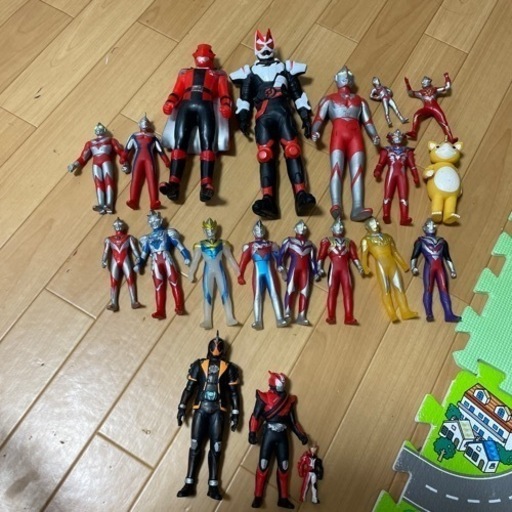 ウルトラマン　他　戦隊者　人形　21点