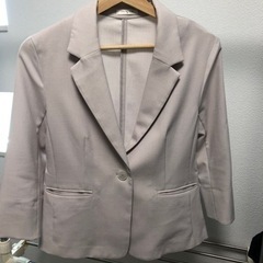 ジャケット　グレージュ　レディースＭサイズ　七分袖