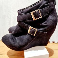 Mサイズ。ヒール高め。