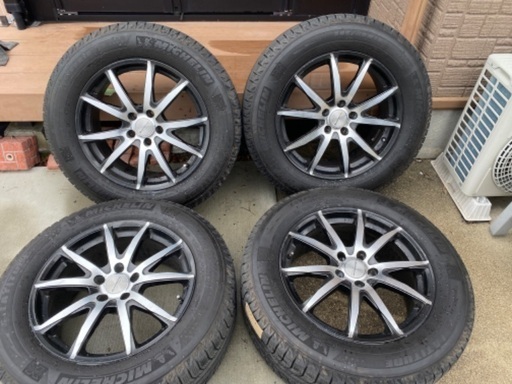 スタッドレスタイヤ アルミセット 18インチ　フォード エクスプローラーに使用