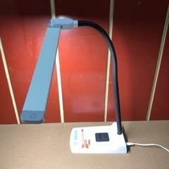 LEDデスクライト　オーム電気　2021年製　DS-LS36-Wの画像