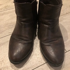 ヒール3.5〜4センチ合皮ショートブーツ24-25センチの画像