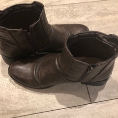 ヒール3.5〜4センチ合皮ショートブーツ24-25センチの画像
