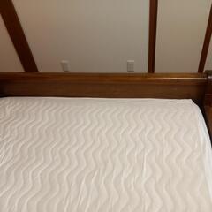 ダブルベッドの画像