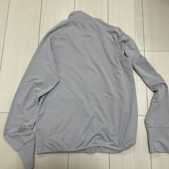 ユニクロ UVカットメッシュパーカー Sサイズの画像