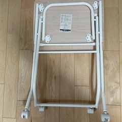 木目調　白　折りたたみ　テーブル　キャスターつきの画像