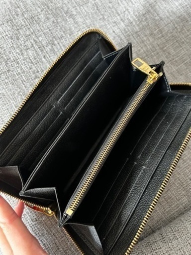 VUITTON 財布