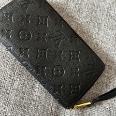 VUITTON 財布