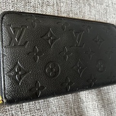 VUITTON 財布の画像