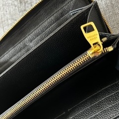 VUITTON 財布の画像