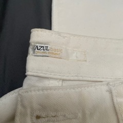 AZUL basic ホワイトデニム　の画像