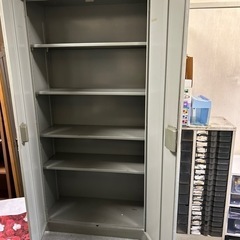 SEKISEI 観音開きのロッカーの画像