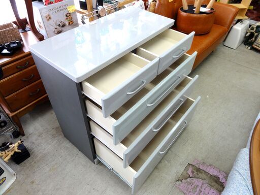 マルミツ 4段チェスト グレー エナメル 幅88×奥41×高88cm 電源付き